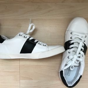 Aeropostale Adidas-style shoes 💥